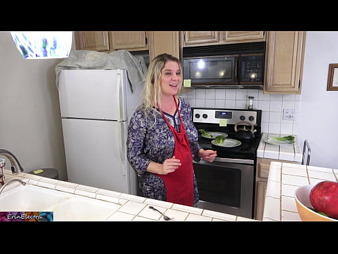 ❤️ Stepmom ga bhleoghan sa chidsin ron cheann-latha aige ☑ Bhidio fucking leinn