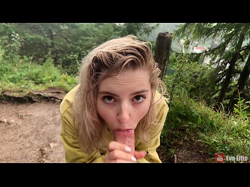 ❤️ Nighean a’ slugadh cum às deidh blowjob poblach - Eva Elfi ☑ Bhidio fucking leinn